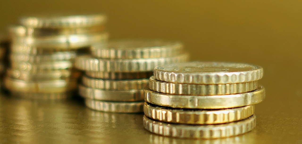 铂金戒指价格揭秘，影响因素、选购指南与市场行情