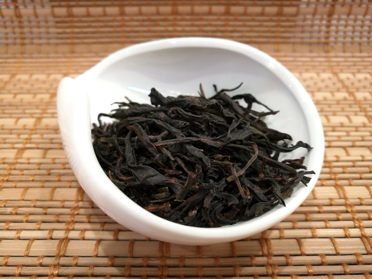 乌龙茶的神秘面纱，它究竟属于哪一类茶？