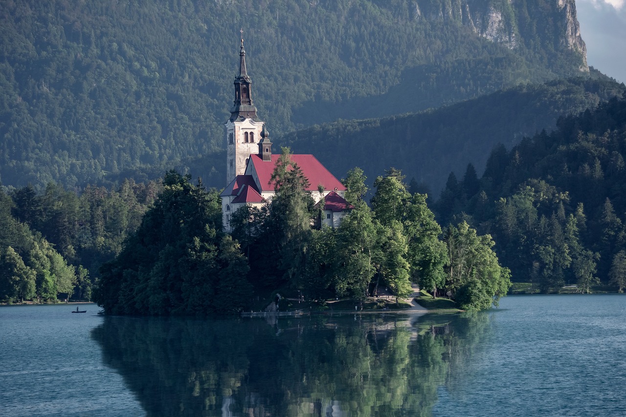 9月27日，世界旅游日——探索全球的精彩旅程